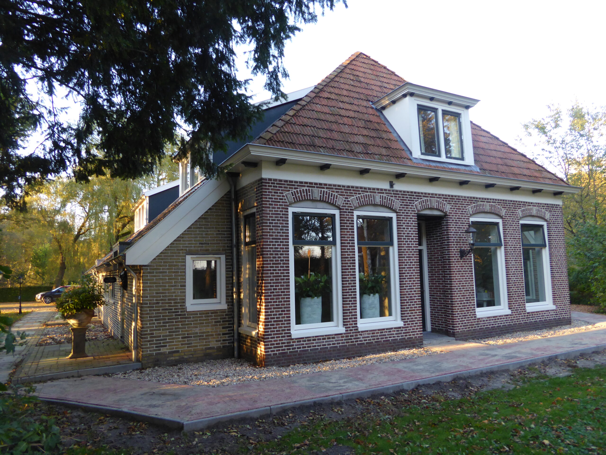 Front of farmhouse with cutting joint